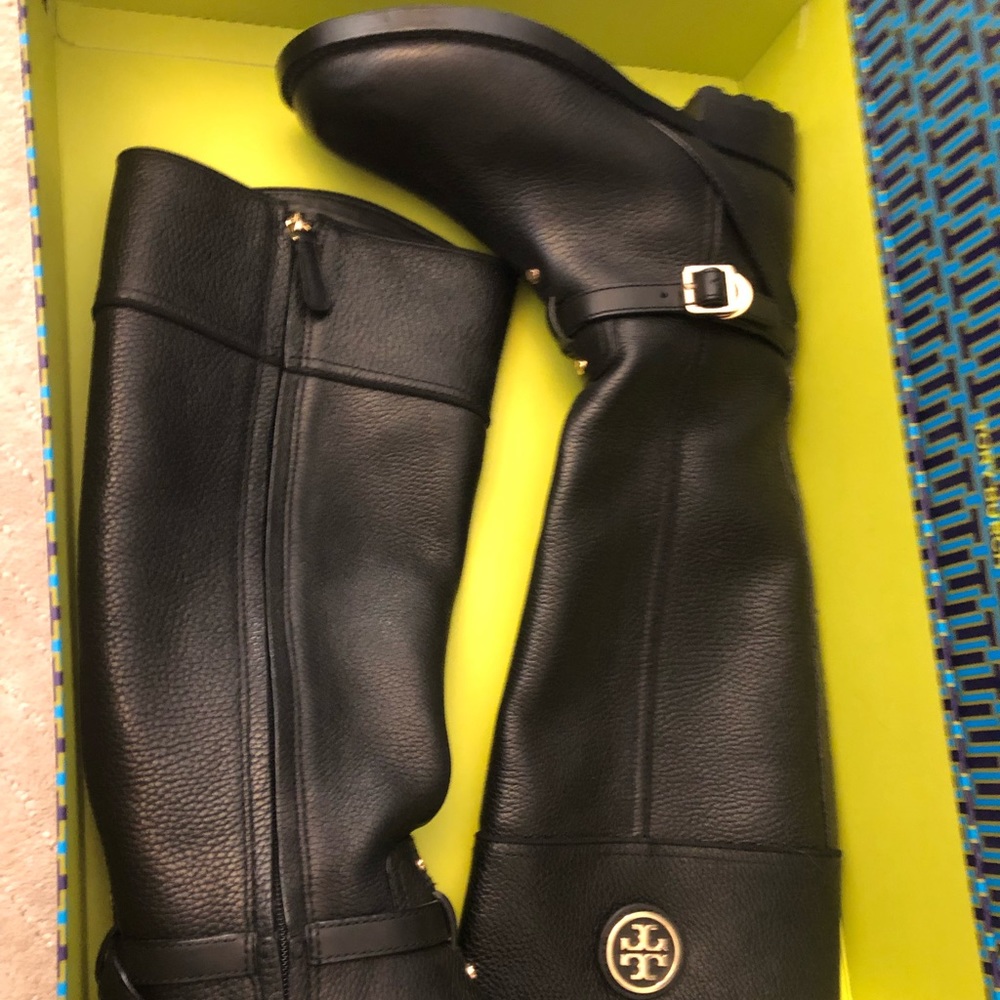 NEW Tory Burch Teresa Black Pebbled Riding Boot - Picture 2 of 4